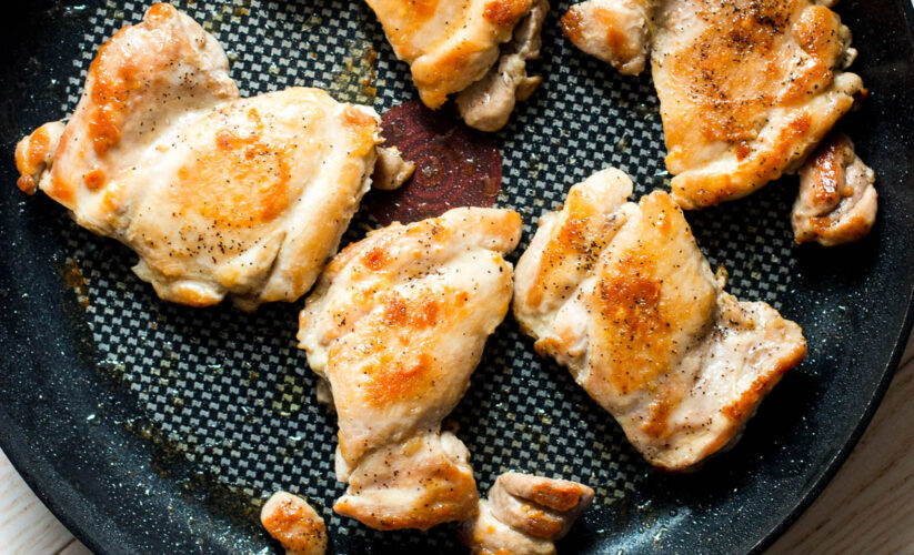 Top 5 Practical Ways to Cook Chicken Thighs in a Pan for Delicious Meals in 2025