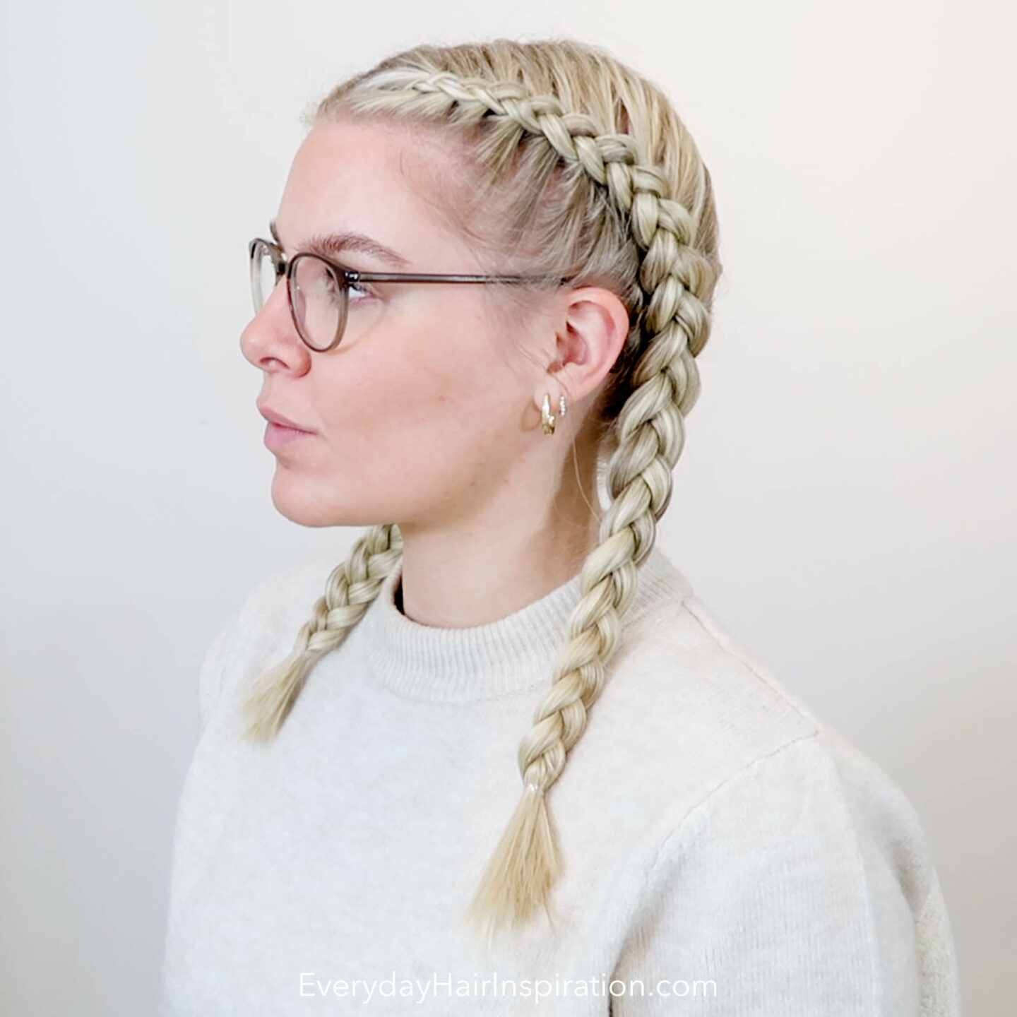 How to Effectively Dutch Braid Your Own Hair in 2025: A Practical Guide to Perfect Styles