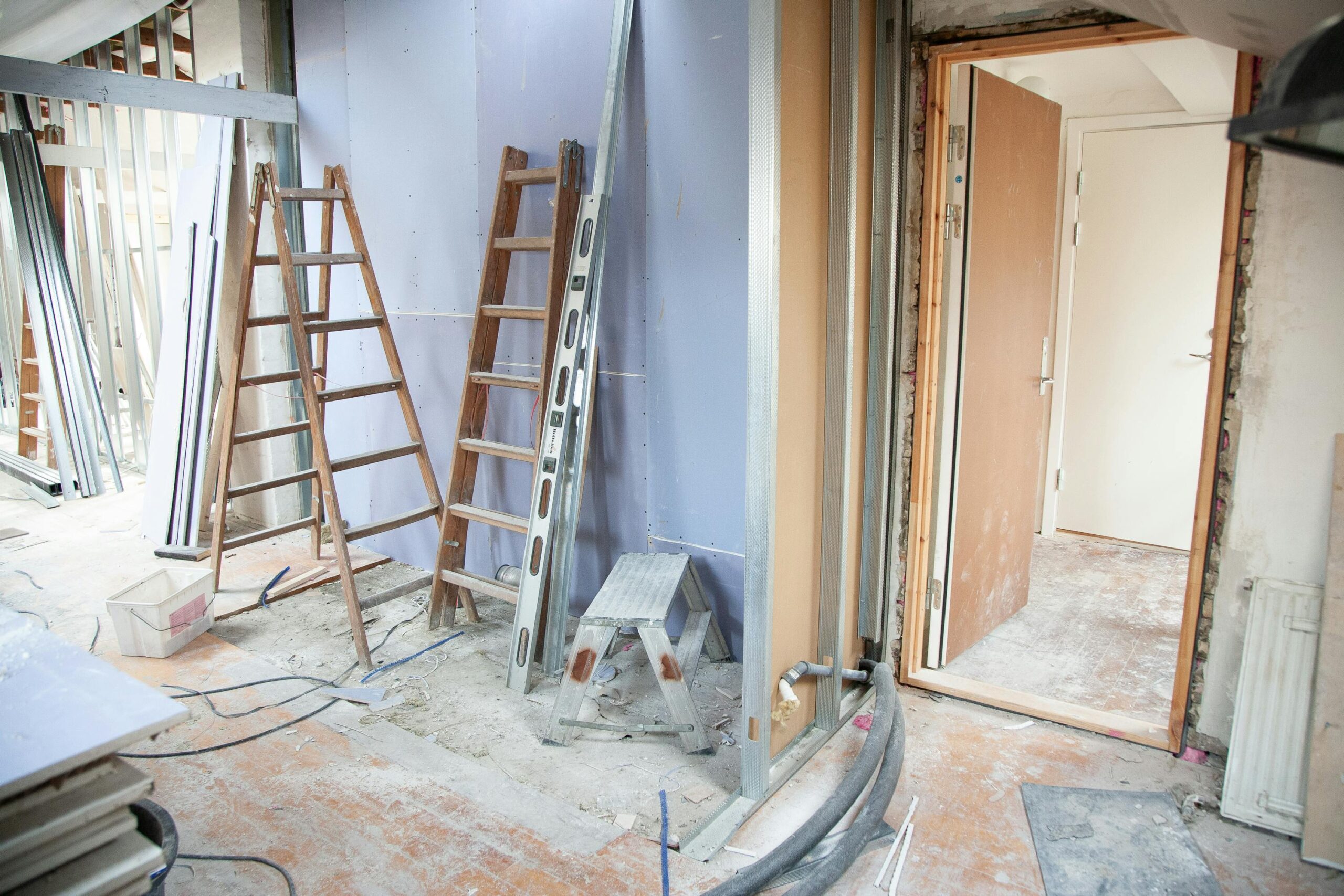 Essential Guide to Fixing Drywall: Proven Methods for Smooth, Modern Finish in 2025