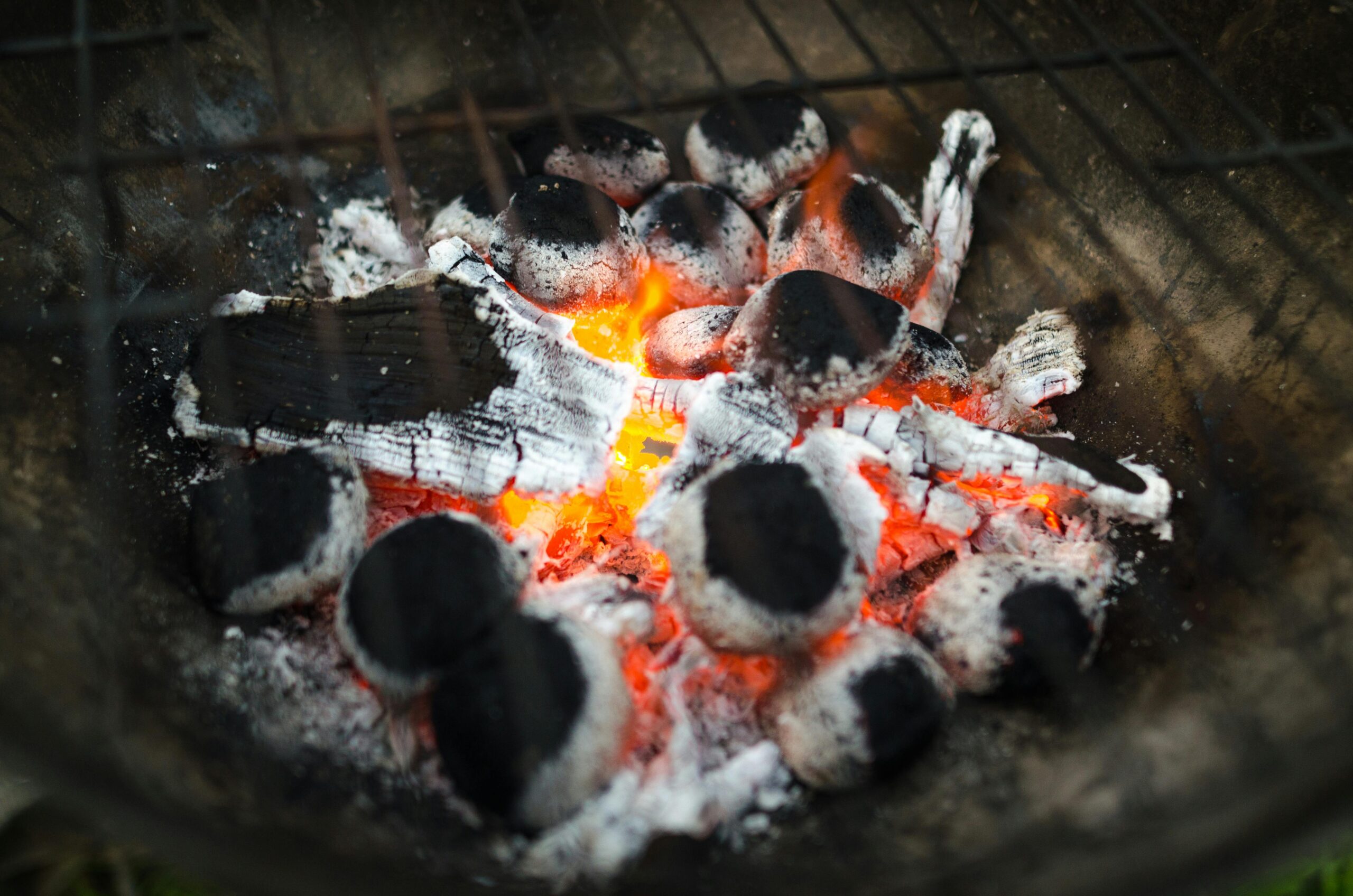 Essential Guide to How to Use a Charcoal Grill for Perfect BBQ in 2025